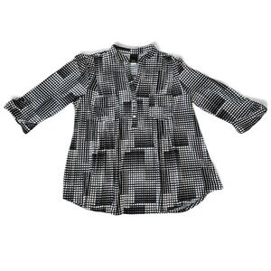 j.t.b. woman size 1X black white geometric print split neck 3/4 sleeve tunic top